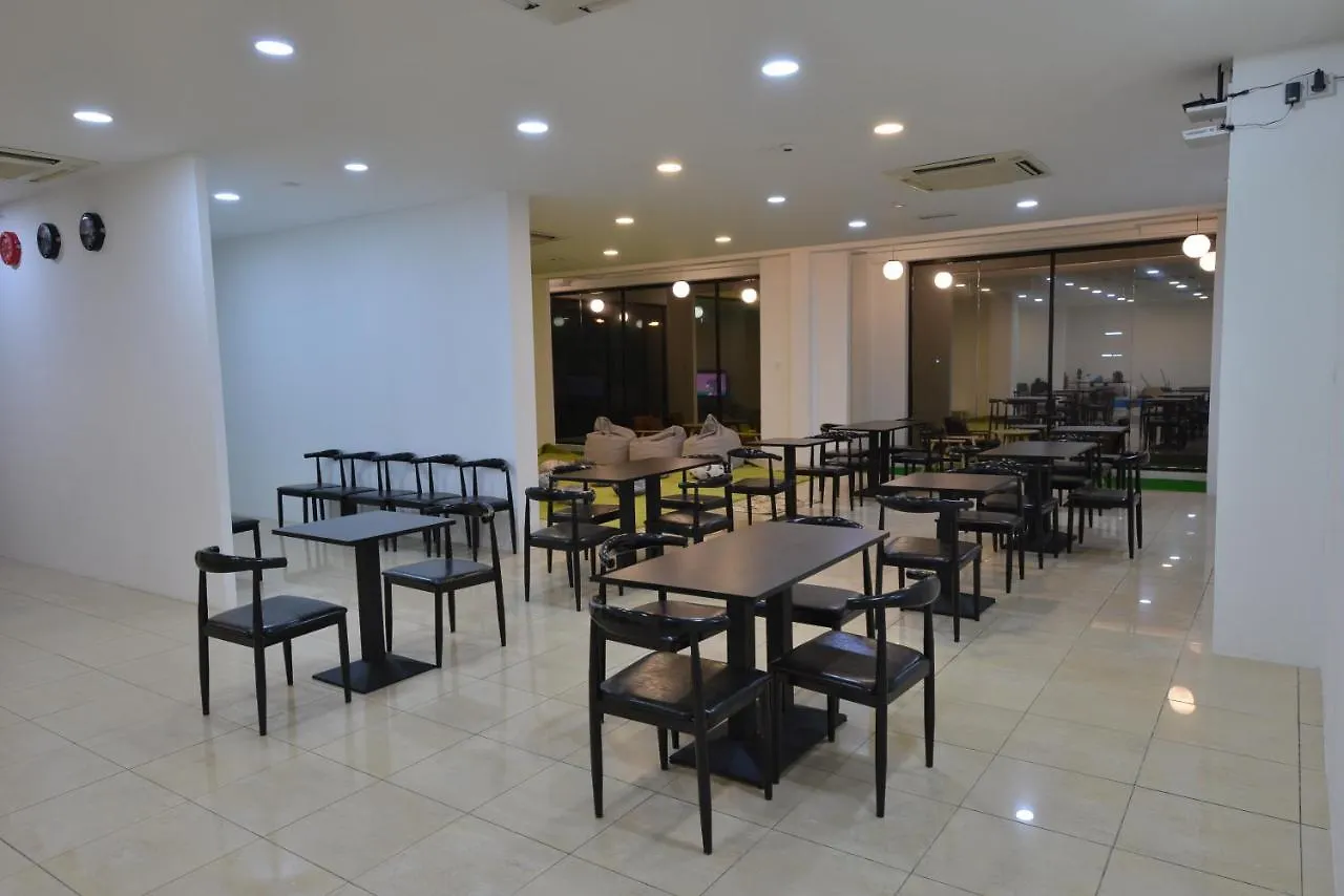קוטה קינבלו Spot On 89900 Jesselton Capsule Inn